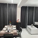 Апартаменти New The Twins Two-bedroom, 3 At 15 Tsani Ginchev Street, Floor 2