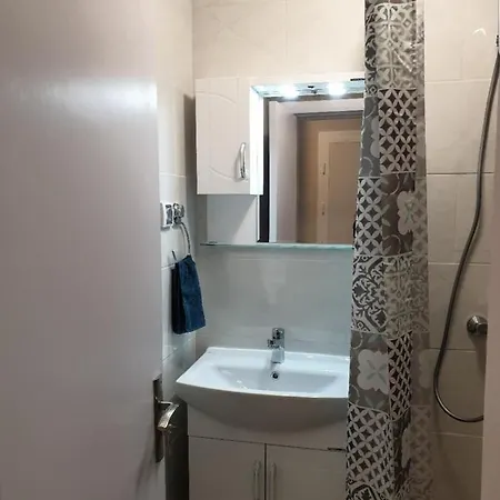 Apartament New The Twins Two-bedroom, 3 At 15 Tsani Ginchev Street, Floor 2